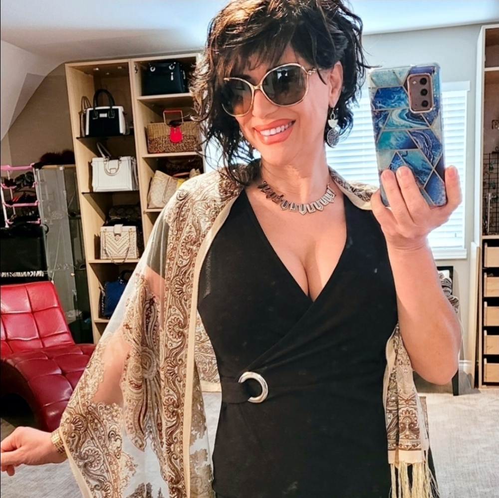 ❤ 3/$50 Beautiful scarf/shawl